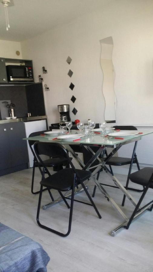 Studio cabine au Grau du roi à 3min à pied de la plage Le Grau-du-Roi Extérieur photo
